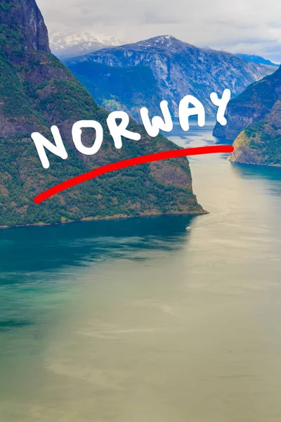 Vue sur les fjords au belvédère Stegastein en Norvège — Photo