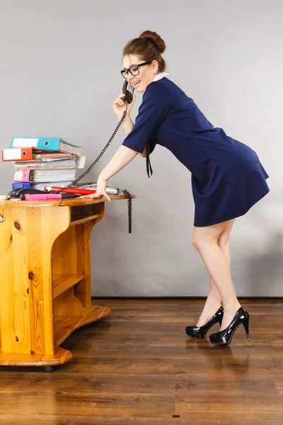 Happy secretary business woman in office — Stock Photo, Image