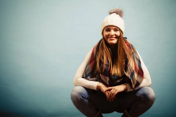 Cute young woman wearing cap. — Stock Photo, Image