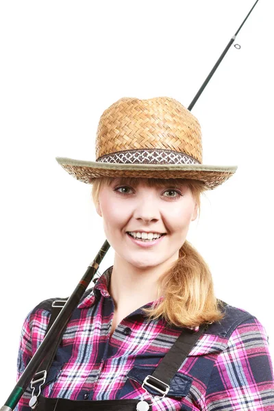 戴着太阳帽拿着钓竿的快乐女人 — 图库照片