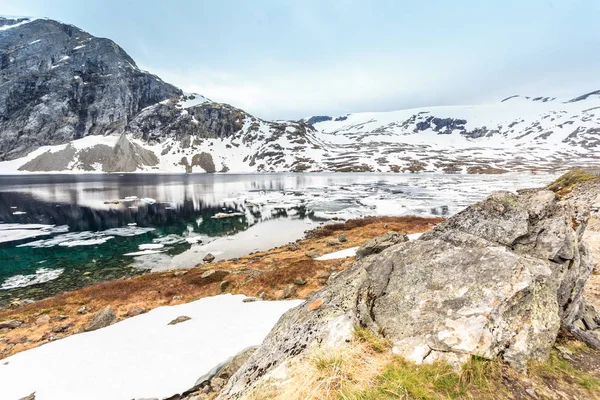 Djupvatnet lake, Noorwegen — Stockfoto
