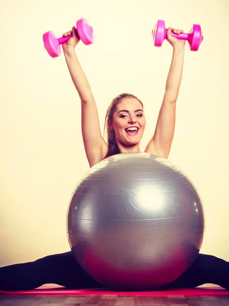 Cheerful brunette exercising. — Stock Photo, Image