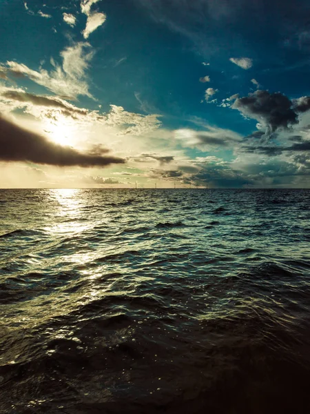 Zeegezicht zee horizon en de hemel. — Stockfoto