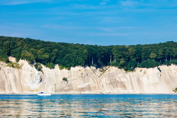 Cliff pohořími ostrova Rujana v Sassnitz Německo — Stock fotografie