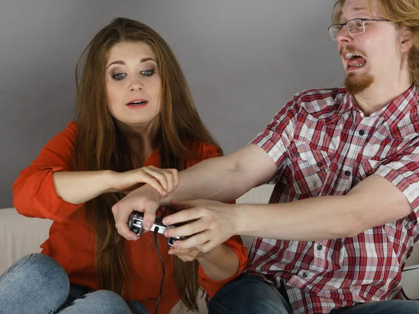 Gamer pareja jugando juegos —  Fotos de Stock