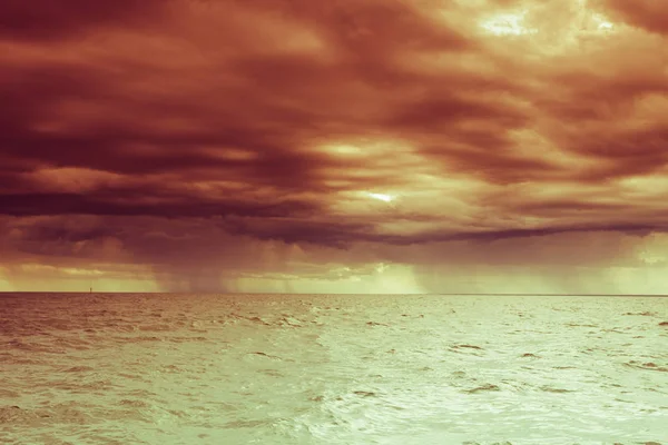 Orizzonte marino e cielo . — Foto Stock