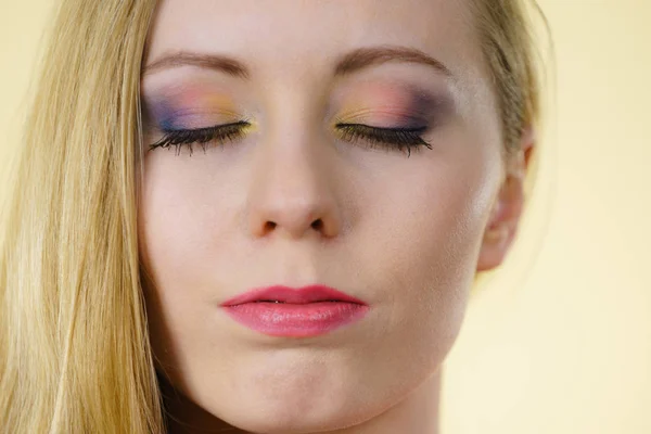 Woman having colorful makeup — Stock Photo, Image