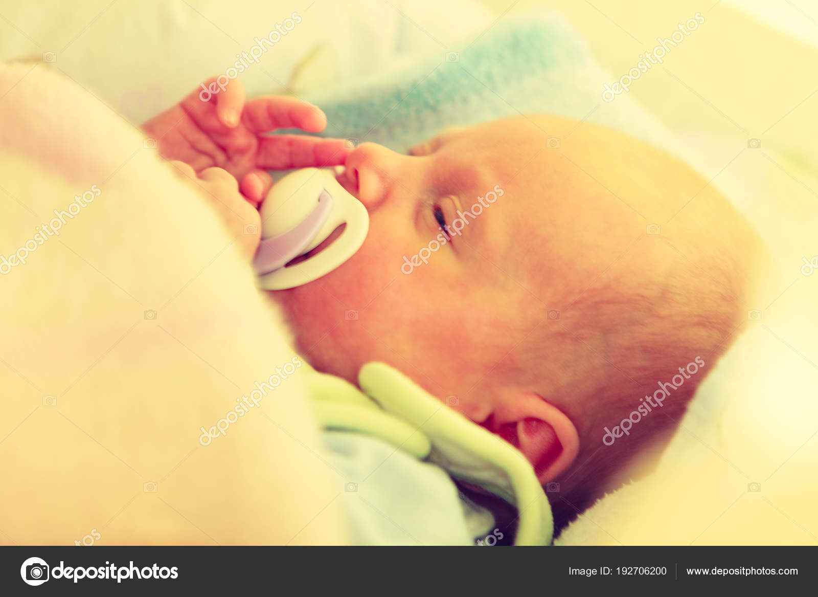 можно ли спать с пустышкой