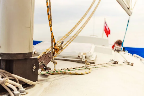 Yakın kadar olan Yelken direği tarafı aşağı Detaylı — Stok fotoğraf