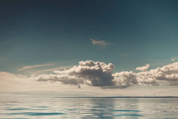 Horizonte do mar de paisagem marinha e céu . — Fotografia de Stock