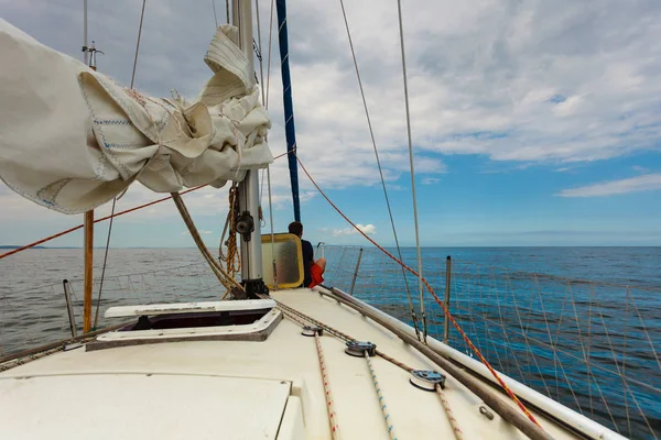 Yachting on sail boat during sunny weather — Stock Photo, Image