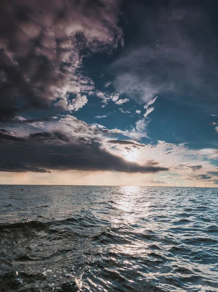 Horizonte do mar de paisagem marinha e céu . — Fotografia de Stock