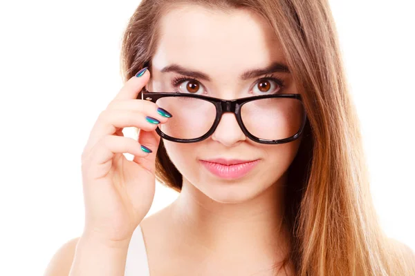 Happy nerdy dospívající s rovnátka nosit brýle — Stock fotografie