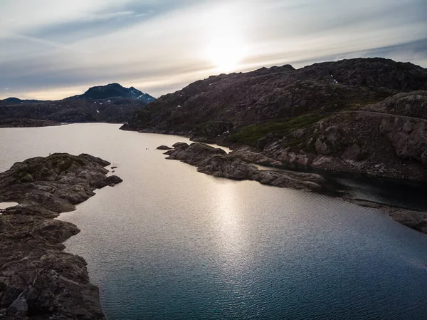 Widok z lotu ptaka. Jeziora w górach Norwegii — Zdjęcie stockowe