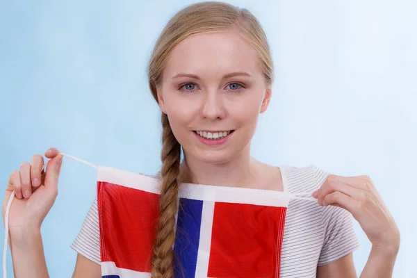 Meisje met Noordse vlag — Stockfoto