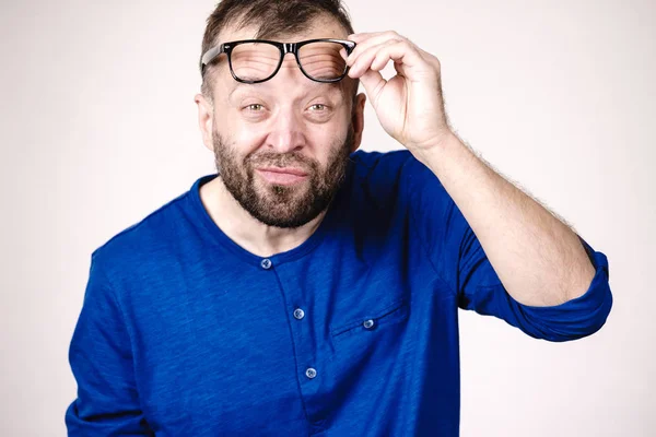 Surprised man wearing eyeglasses — Stock Photo, Image