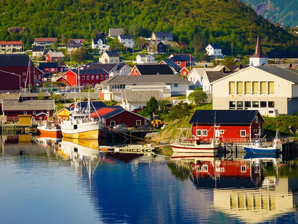 挪威渔村红色小屋,赖因·洛弗顿挪威 — 图库照片