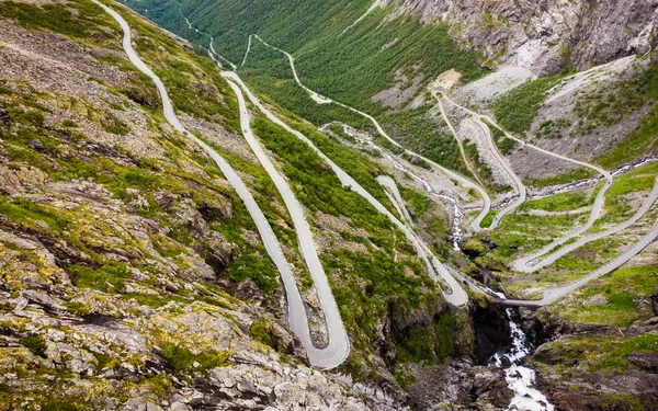 Strada di montagna Trollstigen in Norvegia — Foto Stock