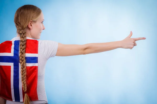 Girl with norwegian flag — Stock Photo, Image