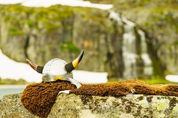 Accesorio vikingo sobre la naturaleza, Noruega —  Fotos de Stock