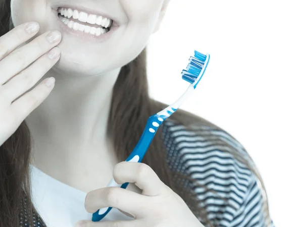 Mulher escovando dentes de limpeza . — Fotografia de Stock