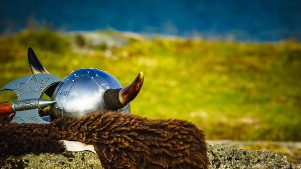 Viking accessoire op de natuur, Noorwegen — Stockfoto