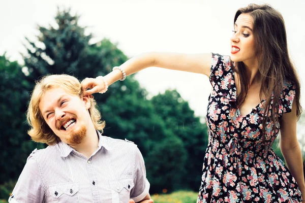 Couple outdoor having argue — Stock Photo, Image