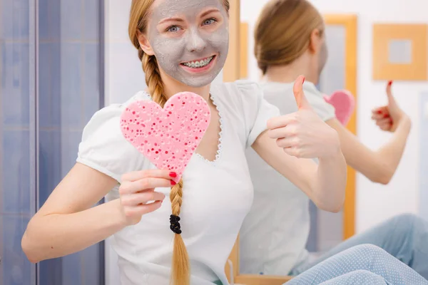 Torr Hud Och Ansiktsvård Behandling Hem Concept Glad Ung Kvinna — Stockfoto