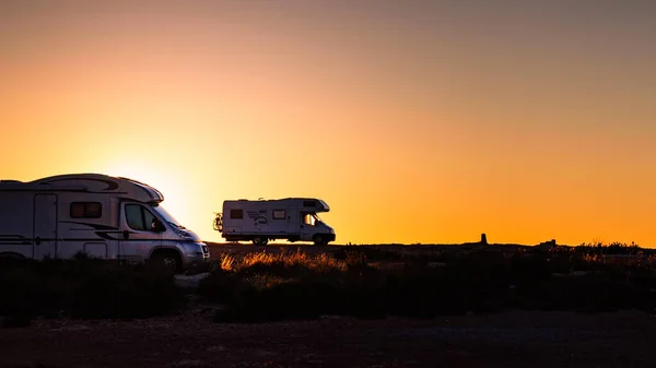 Veicoli Ricreativi Camper Tramonto Sulla Costa Mediterranea Spagna Campeggio Sulla — Foto Stock