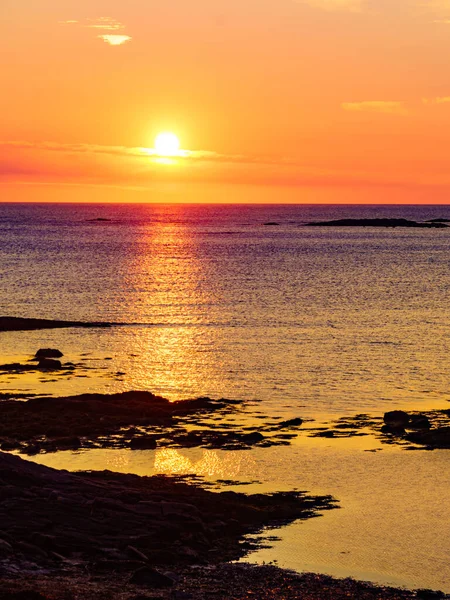 Andoya Adasında Deniz Manzarası Yaz Boyunca Gece Yarısı Güneşi Altında — Stok fotoğraf