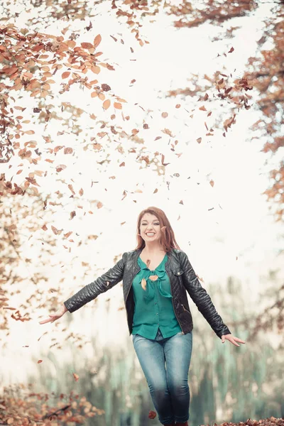 Nature Outdoors Concept Beautiful Lady Forest Girl Wearing Jeans Green — Stock Photo, Image