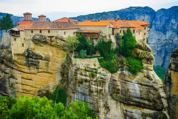 テッサリア ギリシャの崖の上の修道院 ギリシャの目的地 — ストック写真