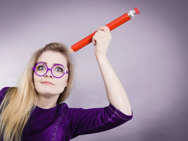 Verwirrtes Denken Sucht Nach Einer Lösung Nachdenkliche Studentinnen Oder Unternehmerinnen — Stockfoto