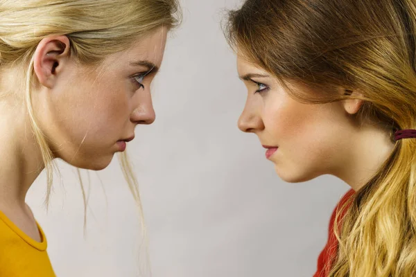 Two Young Women Looking Serious Each Other Friendship Difficult Relationship — Stock Photo, Image