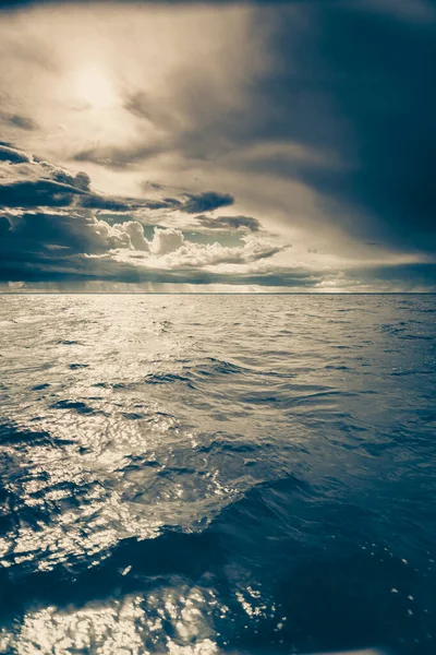 Horizonte Mar Céu Tempestuosos Composição Natural Natureza Paisagem Vista Barco — Fotografia de Stock