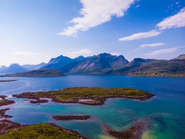 Moře Horami Norský Letní Krajina Lofoty Souostroví Nordland County Norsko — Stock fotografie