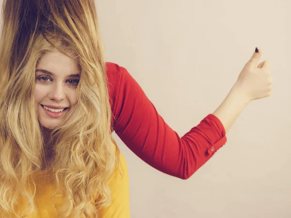 Woman Playing Her Female Friend Long Ombre Color Hair Different — Stock Photo, Image