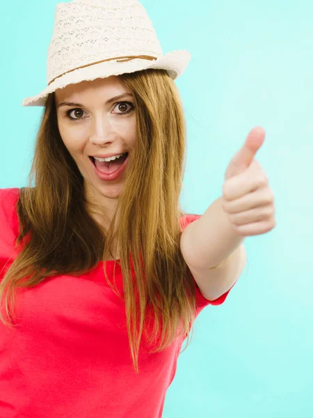 Joven Mujer Sonriente Feliz Haciendo Gesto Pulgar Hacia Arriba Mostrando — Foto de Stock