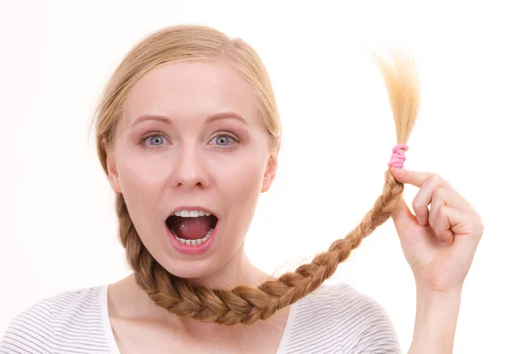 Cabelo Trança Menina Loira Com Laço Fita Rosa Cuidados Com — Fotografia de Stock