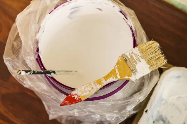 Renovación Del Hogar Cambio Color Paredes Concepto Bricolaje Pintura Blanca —  Fotos de Stock