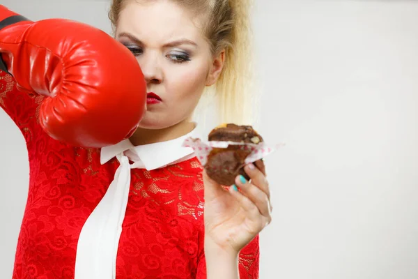 Γυναίκα Που Παλεύει Τις Κακές Συνήθειες Είναι Δίαιτα Γυναίκες Φορώντας — Φωτογραφία Αρχείου