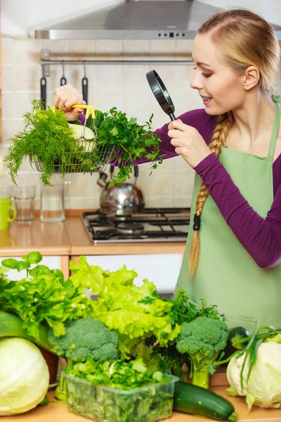 Comprare Dieta Sana Concetto Cibo Donna Cucina Con Molte Verdure — Foto Stock