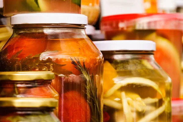 Lebensmittelkonservierung Für Den Winter Herbst Gläser Mit Eingelegtem Gemüse Fermentation — Stockfoto