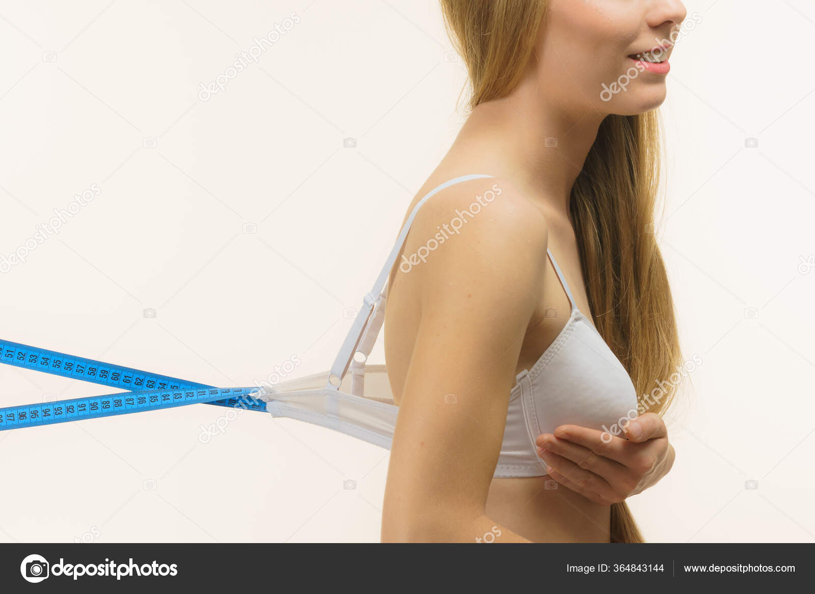 Woman Wearing Wrong Bra Underbust Band Too Loose Female Breast Stock Photo  by ©Voyagerix 364843144