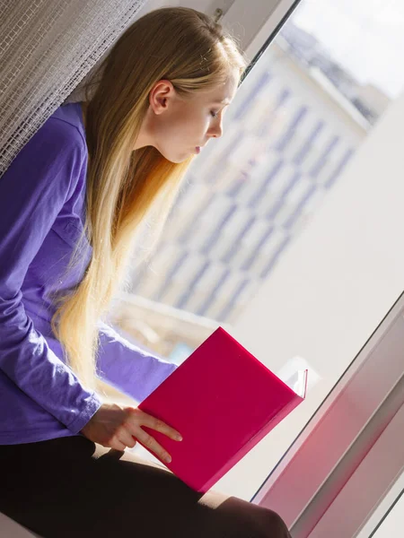 Ocio Literatura Concepto Personas Mujer Joven Adolescente Leyendo Libro Casa — Foto de Stock