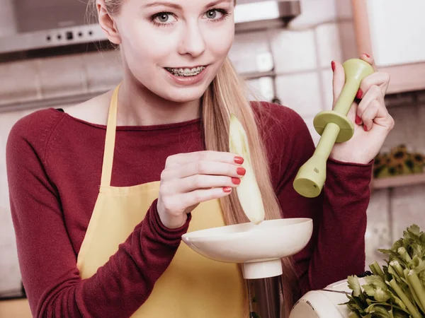 Drinks Good Health Diet Breakfast Concept Young Woman Kitchen Making — Stock Photo, Image