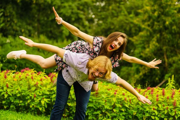 Pareja Feliz Divirtiéndose Juntos Aire Libre Happines Gran Relación Hombre —  Fotos de Stock