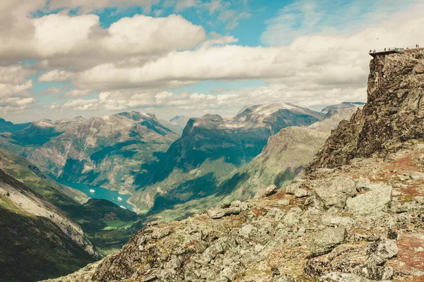 Panoramisch Berglandschap Met Geirangerfjord Uit Dalsnibba Gebied Geiranger Skywalk Uitkijkplatform — Stockfoto