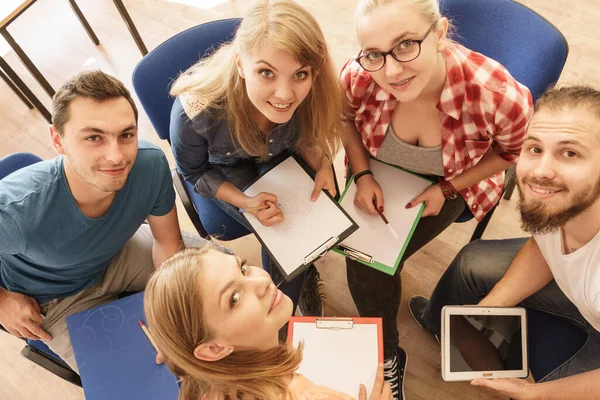 Teamvergadering Start Concept Mannelijke Vrouwelijke Diversiteit Jongeren Die Samen Studeren — Stockfoto