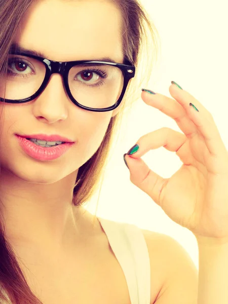 Koncept Zrakových Zubních Problémů Šťastná Nerdy Dospívající Nosit Velké Brýle — Stock fotografie